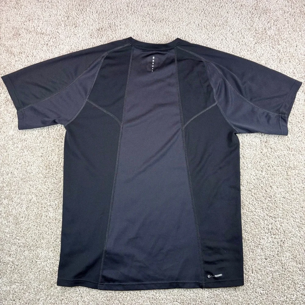 The North Face FlashDry T-Shirt Mens Medium Black Performance Athletic Tee